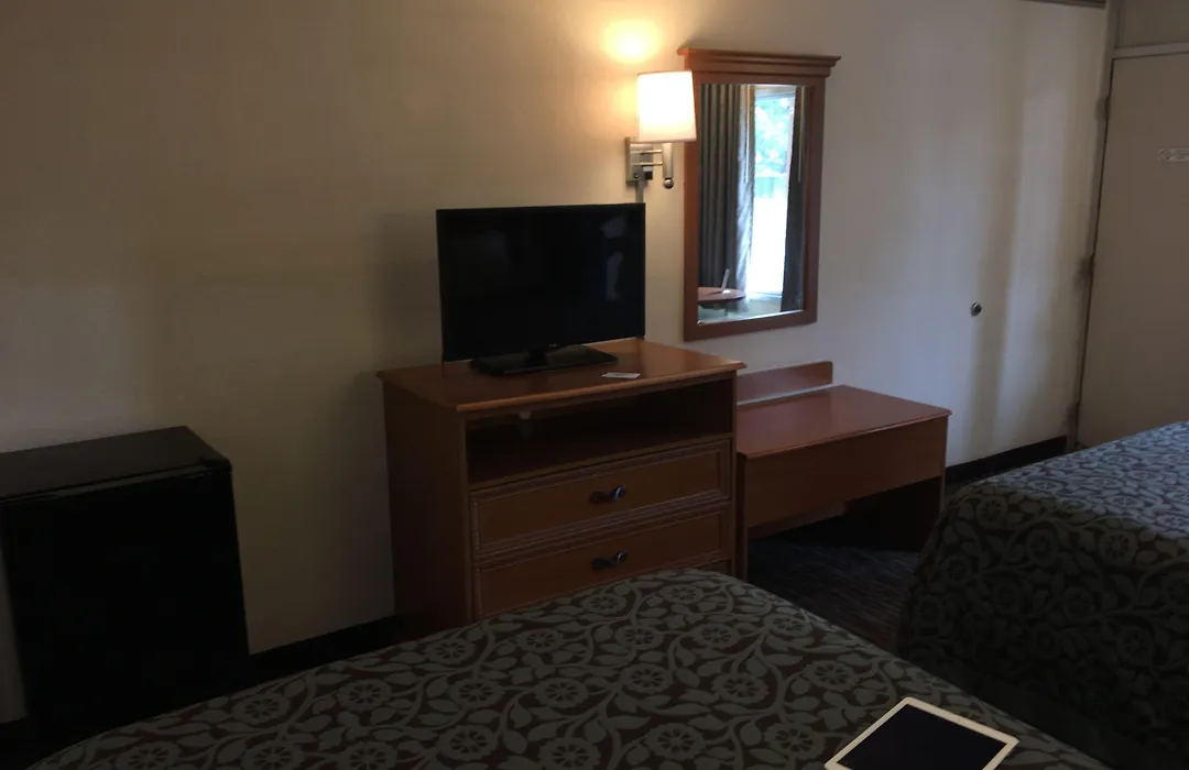 Days Inn By Wyndham Lake City I-75-1